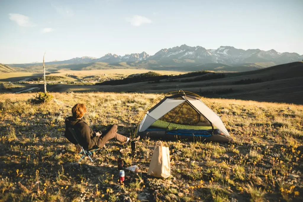 Simple outdoor gear for minimalist outdoor adventure, aligned with Dao wisdom
